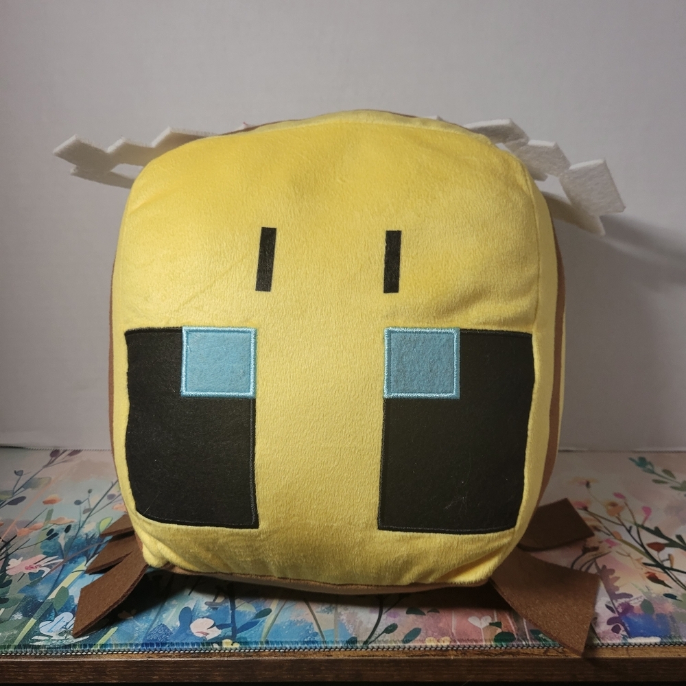 Minecreaft Bee Plushie